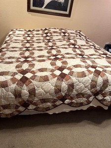 lot 93 image: motorized electric lyft bed queen size