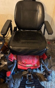 lot 195 image: JAZZU MOTORIZED SCOOTER, COMES WITH CHARGER   WORKS  - HAS SMALL TEAR (SEE PICTURE)
