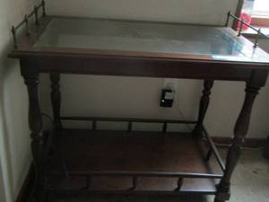 lot 101 image: VINTAGE TABLE WITH GLASS TOP WITH RAILING AROUND BOTTOM 34X30X18