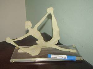 lot 108 image: PARIS BALLERINA STATUE 8X12X5