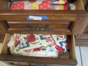 lot 188 image: table cloths and table runners
