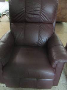 lot 206 image: Brown lazy boy leather recliner used condition