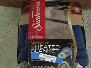 lot 207 image: Sunbeam micro plush heated blanket