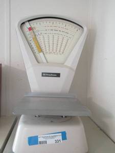 lot 331 image: Pitney Bowes postal scale vintage