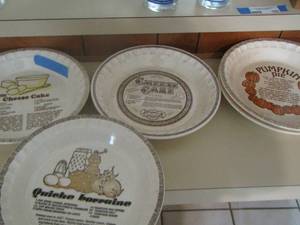 lot 355 image: Glass pie plates with recipes qty 5