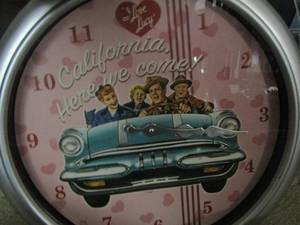 lot 385 image: 15 wall clock I love Lucy