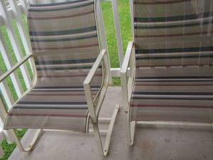 lot 398 image: 2 MESH Back patio chairs