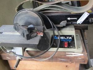 lot 9 image: Delta shipmaster belt sander