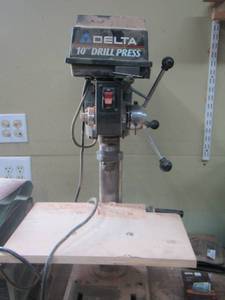 lot 10 image: Delta 10 drill press