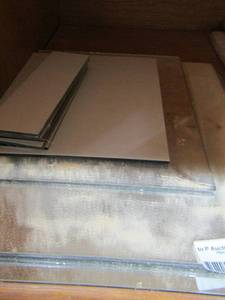 lot 46 image: lot of various size mirrors