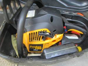 lot 52 image: Poulan pro 42cc chainsaw in case