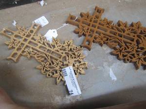lot 74 image: Beautiful wood working art