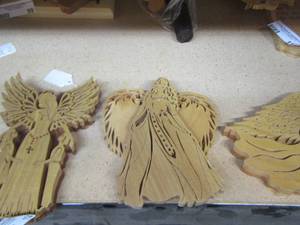lot 114 image: Angel carved art qty 3