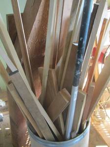 lot 221 image: tub of misc. cut wood