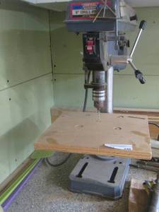 lot 246 image: Central Machinery 8 drill press