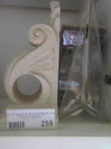 lot 259 image: book ends