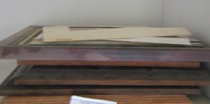 lot 257 image: Various frames for photos are art
