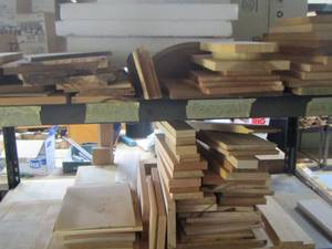 lot 322 image: wood lot pieces of various sizes