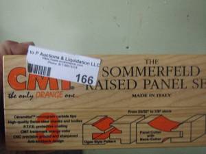 lot 166 image: Summerfield raised panel set