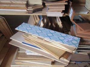 lot 477 image: wood pieces made into shelving 