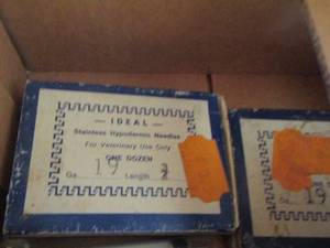 lot 462 image: printing items like pickers and needles