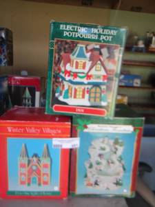 lot 491 image: Christmas village houses all in original box