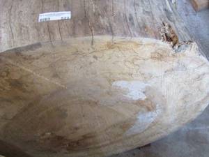 lot 523 image: LARGE WOOD TREE SLICE SYCAMORE  Size 33D X 12h  USED FOR A GAME  BUT WOULD MAKE A COOL TABLE