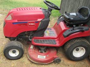 lot 8 image: Toro LX 420 Riding lawn mower twin cam works great, key in there