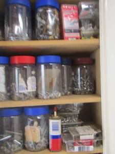 lot 560 image: various jars