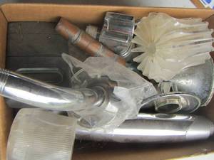 lot 585 image: shower heads and faucet pieces