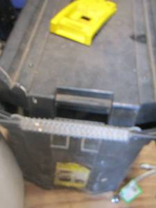 lot 605 image: Stanley mobile tool caddy, has large crack on side 623842
