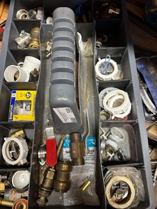lot 599 image: lot of connectors- splitter appears to be plumbing