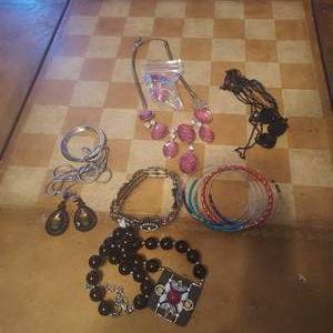 lot 29 image: Costume Jewelry
