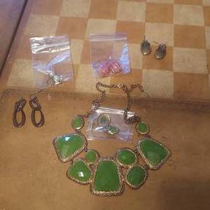 lot 30 image: Costume Jewelry