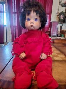 lot 43 image: Vintage 1986 Tyner reproduction Sugar Britches doll DWT 91