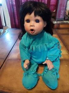 lot 44 image: Vintage Melanie Parker Levi Doll