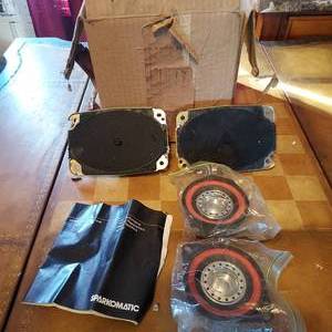 lot 84 image: Vintage Sparkomatic Factory replacement speakers
