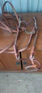 lot 141 image: Vintage Myers bit and split reins