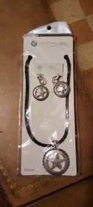 lot 160 image: New in Package IPPO Texas Star Necklace and Earrings