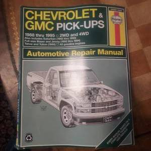 lot 165 image: Vintage 1988-1995 Haynes Chevrolet repair manual