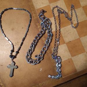 lot 178 image: Costume Jewelry Necklaces