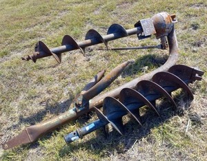 lot 511 image: Ford 905 tractor drill attachment