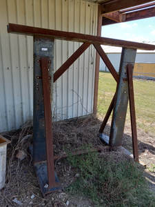 lot 518 image: Large Metal frame stand