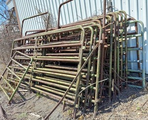 lot 536 image: Farmranch fencing gates
