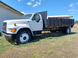 lot 501 image: Ford flat bed commercial truck, No keys, No title, Buyer must file for lost or bond title
