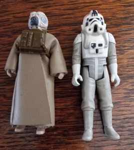 lot 543 image: Star wars action figures