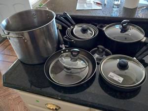 lot 391 image: Matching pan set and other pans as shown