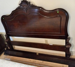 lot 435 image: Vintage queen size bed head & foot board with side rails and slats