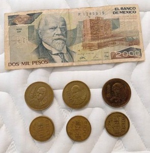 lot 433 image: Mexican currency as shown