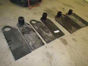 lot 259 image: Solid steel machine plates